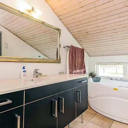 7 Person In Rodby-by Traum Rødby