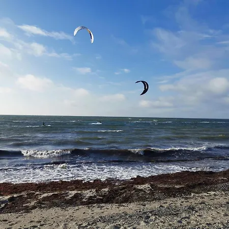 7 Person In Rodby-by Traum